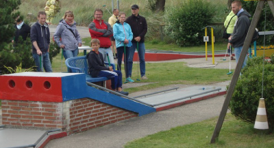 MINIGOLF SPIELEN